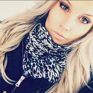 Meet your Posher, Annie